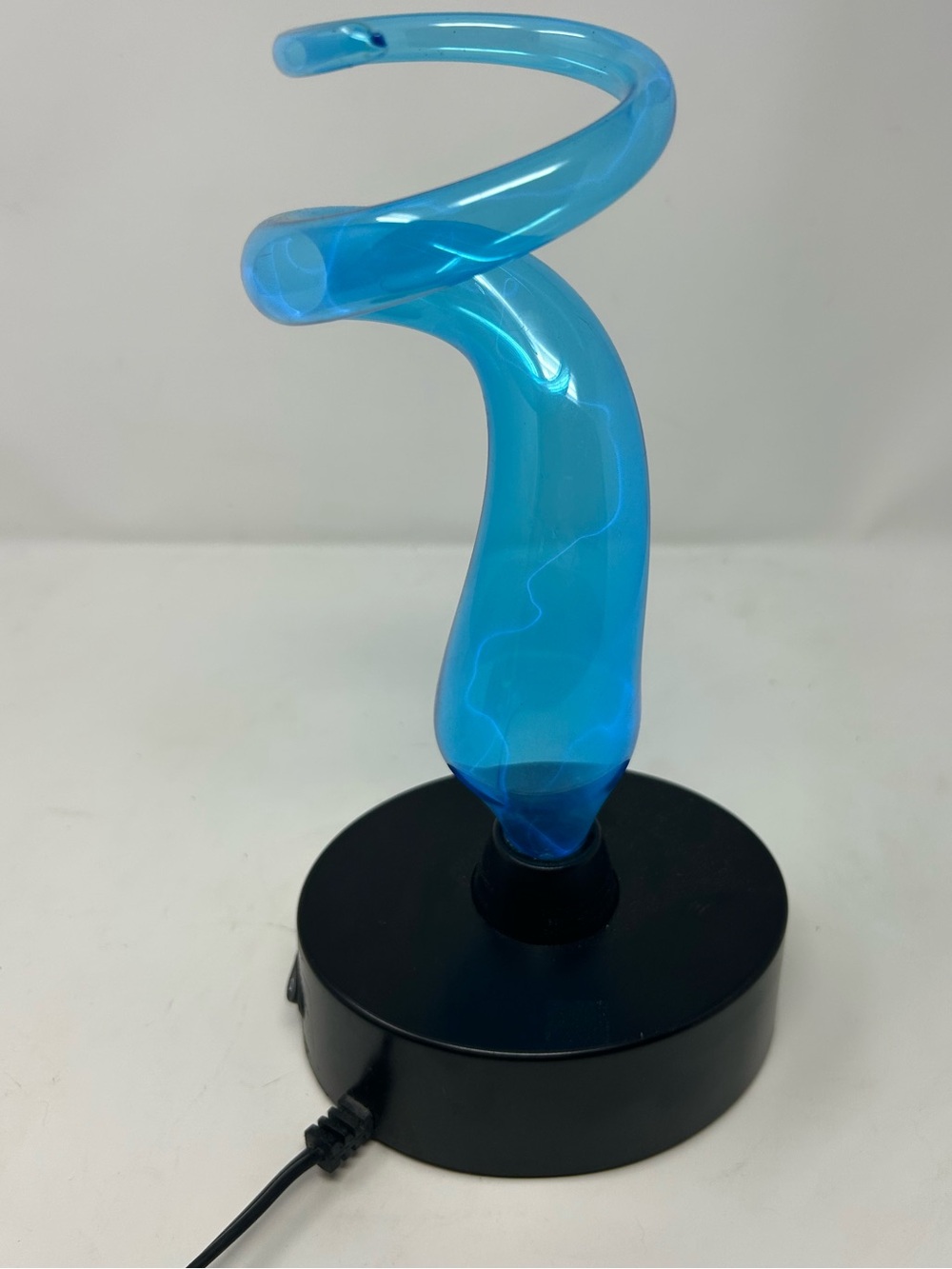 1st $70 offer gets it
LumiSource Mini Electra Plasma Lamp Vintage 2002 12 in - Picture 4 of 12